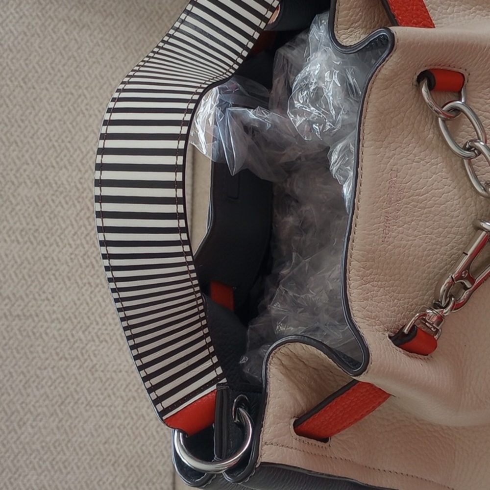 Henri bendel - Picture 8 of 12